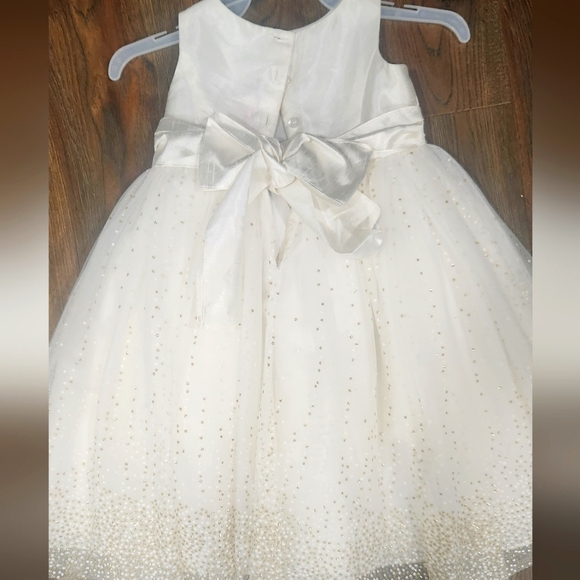 Flower girl dress - Picture 2 of 4